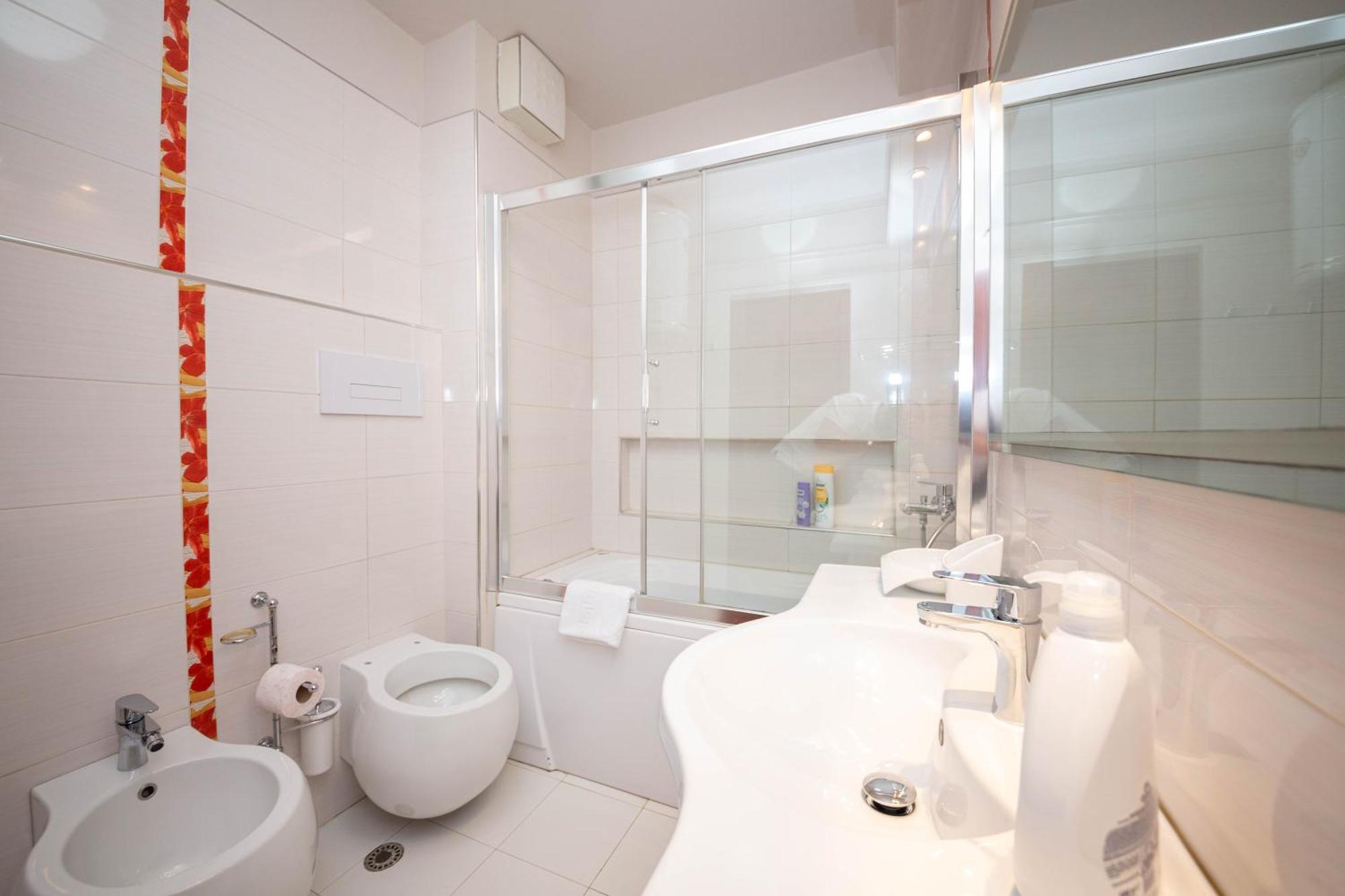 Blloku Unique Apartments 3 تيرانا المظهر الخارجي الصورة